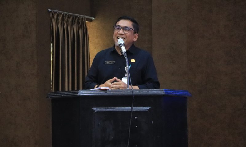 Kepala Dinas Kesehatan Kabupaten Bekasi, Alamsyah menyampaikan sambutan pada Rapat Koordinasi (Rakor) dalam rangka peningkatan kualitas capaian program tahun 2025 di Aula Noer Ali, Gedung Bupati, Komplek Pemkab Bekasi, Kecamatan Cikarang Pusat pada Selasa (4/2/2024).