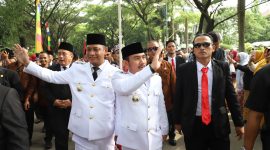 Bupati Bekasi dan Wakil Bupati Bekasi Ade Kuswara Kunang dan Asep Surya Atmaja.
