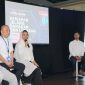 Head External Communication XL Axiata, Henry Wijayanto, Group Head Home Product Marketing XL Axiata, Julius Goeinawan, Head Youth Marketing Communication XL Axiata, Nahdiah Estu Pawestri, Head Premium Product Management XL Axiata, Pandji Alif Faizal, Group Head Mass Segment XL Axiata, Puput Hidayat, Head Strategic Operation & Automation XL Axiata, Jhon Paber Ompusunggu dalam acara update kesiapan jaringan XL Axiata dan promo spesial Ramadan dan Lebaran di Jakarta.  Kamis (27/2). XL Axiata telah melakukan sejumlah langkah strategis untuk memastikan jaringan tetap optimal. Beberapa kesiapan utama yang sudah dilakukan meliputi penambahan kapasitas di lebih dari 2000 BTS  dan penempatan 120 MBTS. Selain itu XL Axiata juga menyiapkan beragam promo menarik untuk pelanggan XL Prabayar, AXIS, XL PRIORITAS, XL SATU, XL Axiata Business Solutions yang bisa didapatkan pelanggan mulai 28 Februari hingga 2 April 2025.