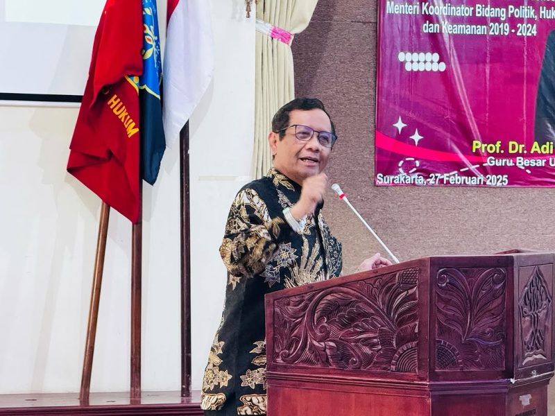 Mahfud MD memberikan tanggapannya memgenai kasus Korupsi di Pertamina.