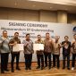  Perumda Tirta Bhagasasi bersama PT Kawasan Lintas Banyu Sentosa (KLBS) resmi menandatangani Nota Kesepahaman (MoU) untuk penyediaan air bersih di Kawasan Industri MM2100, Cikarang Timur, Kabupaten Bekasi. Kolaborasi ini bertujuan mendukung kebutuhan air bersih bagi kegiatan bisnis di kawasan industri terbesar di wilayah tersebut, termasuk fasilitas pendukung seperti restoran, hotel, dan operasional industri. foto : dok. istimewa