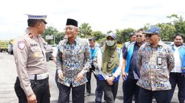 Menteri Pekerjaan Umum Dody Hanggodo, dalam kunjungannya ke lokasi kecelakaan hari ini, menyoroti bahwa ODOL tidak hanya mengancam keselamatan, tetapi juga membebani ekonomi nasional melalui kerusakan infrastruktur yang masif.