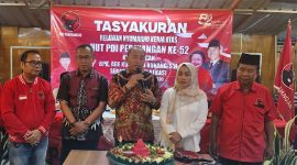 Anggota DPRD Kabupaten Bekasi, Nyumarno, merayakan dua momen penting sekaligus, Hari Jadi PDI Perjuangan ke-52 dan tasyakuran kemenangan Ade Kuswara Kunang sebagai Bupati Bekasi terpilih.