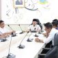 Bupati Bekasi Ade Kuswara Kunang didampingi Kepala DSDABMBK, Kepala Disperkimtan, mengikuti kegiatan Rapat Pembahasan Pelebaran Exit Tol Deltamas . Berlangsung di Ruang Rapat Bupati Bekasi, Cikarang Pusat, Jum'at (21/03/2025).