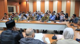  Badan Kepegawaian dan Pengembangan Sumber Daya Manusia (BKPSDM) Kabupaten Bekasi memastikan bahwa Calon Pegawai Pemerintah dengan Perjanjian Kerja (PPPK) non-database yang tidak lolos seleksi administrasi tahap II tidak akan dirumahkan. 