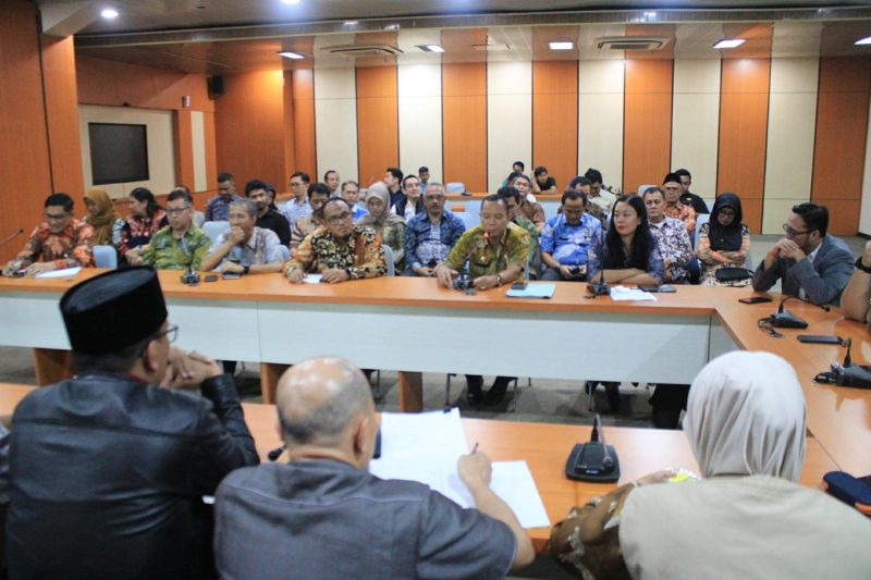  Badan Kepegawaian dan Pengembangan Sumber Daya Manusia (BKPSDM) Kabupaten Bekasi memastikan bahwa Calon Pegawai Pemerintah dengan Perjanjian Kerja (PPPK) non-database yang tidak lolos seleksi administrasi tahap II tidak akan dirumahkan. 