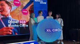 Group Head Mass Segment XL Axiata, Puput Hidayat, Chief Marketing Officer  XL Axiata, Alfons Bosch Sansa, Direktur & Chief Commercial Officer XL Axiata, David Arcelus Oses, Head Consumer Proposition XL Axiata, Sri sofyana Sugiarmadji dalam acara peluncuran program terbaru XL Circle di Jakarta, Rabu (12/3). 