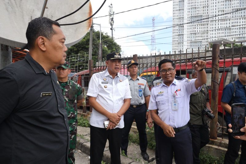 Wali Kota Bekasi, Tri Adhianto jamin keberlangsungan para angkutan memberikan kenyamanan dan keamanan bagi masyarakat yang akan melaksanakan mudik sampai ke tempat tujuan tersebut.