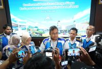 T Jasa Marga (Persero) Tbk. melalui Jasamarga Metropolitan Tollroad Regional Division (JMT) selaku pengelola Jalan Tol di wilayah Jabodetabek dan Bandung berkomitmen untuk terus menjaga kualitas pelayanan jalan tolnya dalam menghadapi arus mudik dan balik selama periode libur Idulfitri 1446H/2025M. Sejumlah langkah strategis telah disiapkan guna memastikan kenyamanan dan keamanan pengguna jalan tol, mulai dari pengaturan dan rekayasa lalu lintas (atas diskresi Kepolisian), peningkatan layanan operasional dan transaksi seperti pengoperasian ruas tol fungsional, penambahan kapasitas lajur dan gerbang tol.