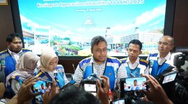 T Jasa Marga (Persero) Tbk. melalui Jasamarga Metropolitan Tollroad Regional Division (JMT) selaku pengelola Jalan Tol di wilayah Jabodetabek dan Bandung berkomitmen untuk terus menjaga kualitas pelayanan jalan tolnya dalam menghadapi arus mudik dan balik selama periode libur Idulfitri 1446H/2025M. Sejumlah langkah strategis telah disiapkan guna memastikan kenyamanan dan keamanan pengguna jalan tol, mulai dari pengaturan dan rekayasa lalu lintas (atas diskresi Kepolisian), peningkatan layanan operasional dan transaksi seperti pengoperasian ruas tol fungsional, penambahan kapasitas lajur dan gerbang tol.