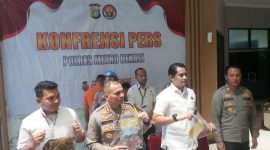 PEMERASAN : Polres Metro Bekasi mengungkap pelaku pemerasan yang mengatasnamakan pegawai pemerintah daerah bukan bagian dari UPTD Pasar Induk Cibitung.