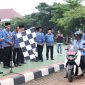 Wakil Bupati Bekasi Asep Surya Atmaja secara resmi melepas 23 Kendaraan Dinas Operasional Roda Dua Untuk Pelayanan Adminduk Dinas Kependudukan dan Pencatatan Sipil Kabupaten Bekasi. Berlangsung di Plaza Pemkab Bekasi Cikarang Pusat, Senin (17/03/2025).
