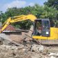 Pemerintah Kabupaten Bekasi membongkar 37 bangunan liar yang tersebar di tiga kecamatan, yakni Cikarang Utara, Cibitung, dan Cikarang Barat, pada Rabu (16/4/2025). Foto : Tata Jaelani.