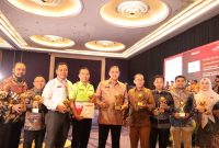 Wali Kota Bekasi, Tri Adhianto, menghadiri acara Top BUMD Awards 2025 yang diselenggarakan pada hari Senin, 28 April 2025, di Dian Ballroom, Hotel Raffles Jakarta. 