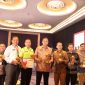 Wali Kota Bekasi, Tri Adhianto, menghadiri acara Top BUMD Awards 2025 yang diselenggarakan pada hari Senin, 28 April 2025, di Dian Ballroom, Hotel Raffles Jakarta. 