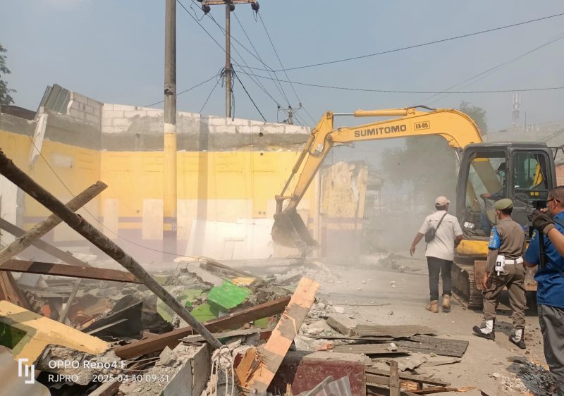 Ratusan bangun Liar di Desa Sumberjaya, Tambun Selatan, pada Rabu 30 April 2025.