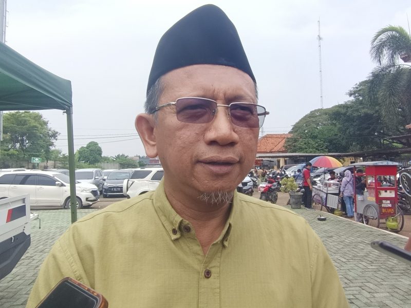 Wakil Ketua DPRD Kabupaten Bekasi Budi MM saat menghadiri Festival Bank Sampah di Kecamatan Cibitung, pada Selasa 22 April 2025.