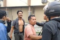 Viral : Jurnalis Dapat Intimidasi Saat Sedang Meliput Lokasi Lowongan Pekerjaan Bodong din Bekasi Timur.