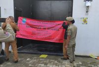 Pemkot Bekasi Segel Bangunan Tak Berizin di Pekayon Jaya.