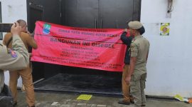 Pemkot Bekasi Segel Bangunan Tak Berizin di Pekayon Jaya.