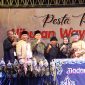 Asisten Pemerintahan dan Kesra (Asda 1) Setda Kabupaten Bekasi, Sri Enny Mainiarti, membuka Pagelaran Pesta Rakyat Wayang Golek Pimpinan Ki Dalang Dadan Sunarya Putra Giri Harja 3. Bertempat di Kawasan Central Park Meikarta, Cikarang Selatan, pada Jum'at, (18/04/2025). 
