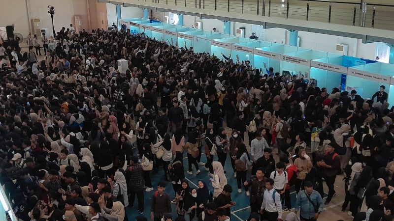 Ribuan pencari kerja memadati Job Fair 