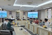 Ijazah bukan hadiah politik!
Pesantren 24 jam mendidik santri dengan mandiri, tapi kini dihadapkan pada kebijakan sepihak yang mengancam eksistensinya.