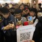 Ribuan pencari kerja memadati area Job Fair ‘Bekasi Pasti Kerja’ di Presiden University, Cikarang Utara, Senin (27/5/2025). Antusiasme tinggi ini sekaligus menjadi refleksi nyata tingginya angka pengangguran di Kabupaten Bekasi.”