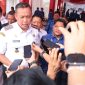 Wali Kota Bekasi, Tri Adhianto, meletakkan batu pertama pembangunan Intake Siltrap milik Perumda Tirta Patriot di Jalan Kemakmuran, Bekasi Selatan, Rabu (28/5/2025). Proyek ini menjadi langkah strategis dalam penyediaan air bersih berbasis Kalimalang untuk 42.000 warga Bekasi.
