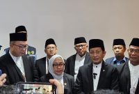 Menag Nasaruddin Umar tiba di Bandara King Abdulaziz, Jeddah, Kamis (29/5/2025) (Foto: Warijan/MCH 2025)

