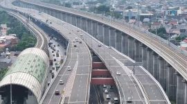 Volume kendaraan menuju Cikampek dan kembali ke Jakarta meningkat signifikan pada Hari Raya Waisak. Utamakan keselamatan dan pastikan perjalanan Anda berjalan lancar. #Waisak2025 #LaluLintasAman