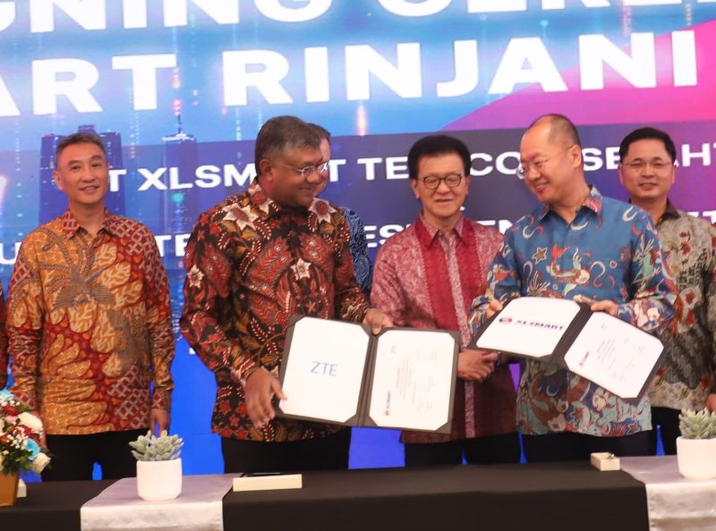 Langkah besar setelah merger! XLSMART resmi gandeng Huawei dan ZTE. Apa tujuan utamanya? Bukan cuma soal jaringan, tapi juga SDM digital masa depan.