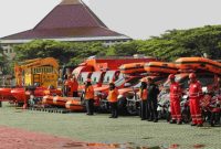  Tim BPBD Kabupaten Bekasi mengingatkan masyarakat untuk tetap waspada dan aktif menjaga lingkungan selama masa transisi pascabencana.