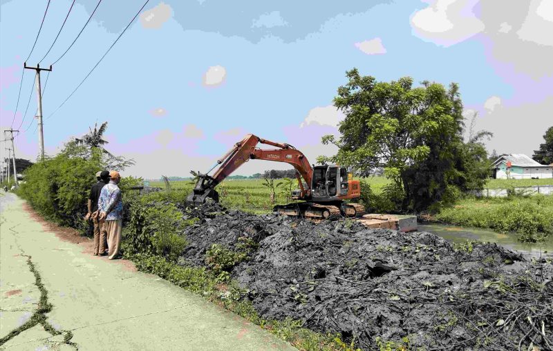 Upaya Pemkab Bekasi: Normalisasi Sungai untuk Perkuat Tanggul dan Mendukung Pertanian di Pebayuran.
