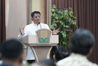 Kepala BMBPSDM Kemenag Muhammad Ali Ramdhani saat memberikan keynote speech pada kegiatan Moderasi Beragama dan Ekotelogi, Manusia, Lingkungan, dan Warisan Gus Dur di UIN Sunan Kalijaga Yogyakarta, Jumat (13/6/2025).

