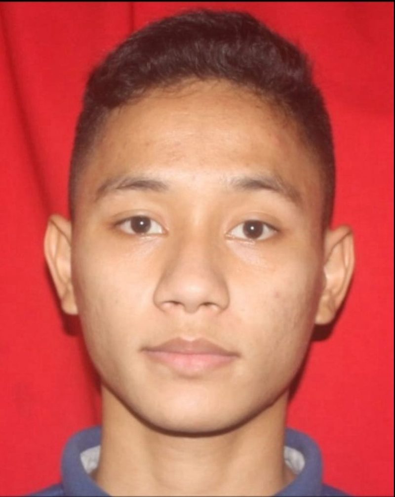 Polisi mengamankan AS (20), pelaku pembunuhan bos toko sembako di Jatimakmur, Kota Bekasi, Minggu (01/06/25).
