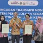 Plt. Kepala Bappeda Kabupaten Bekasi, Ir. H. Didik Setiadi, MM, bersama jajaran menerima penghargaan peringkat II Tata Kelola CSR Terbaik se-Jawa Barat dalam ajang Forum CSR Jabar 2025 yang digelar di KIIC Karawang, Selasa 3 Juni 2025.