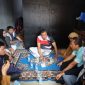 Wali Kota Bekasi, Tri Adhianto, didampingi jajaran Pemkot dan Dinas terkait, menyambangi kediaman korban kasus pelecehan sesama jenis di bawah umur untuk memberikan dukungan moril dan memastikan pendampingan psikologis serta hukum berjalan maksimal.

