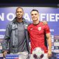 Pelatih Timnas Indonesia Patrick Kluivert (kiri) bersama gelandang Joey Pelupessy (kanan) saat menghadiri sesi konferensi pers jelang laga terakhir Grup C Kualifikasi Piala Dunia 2026 zona Asia melawan Jepang, di Stadion Panasonic Suita, Osaka, Senin (9/6/2025). Timnas Indonesia tetap membidik hasil positif meski sudah memastikan diri lolos ke putaran keempat. / DOC.PSSI