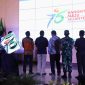 Wakil Bupati Bekasi Asep Surya Atmaja bersama jajaran Forkopimda secara simbolis meluncurkan Logo dan Tema Hari Jadi ke-75 Kabupaten Bekasi bertajuk “Bangkit, Maju, Sejahtera” di Gedung Swatantra Wibawa Mukti, Cikarang Pusat, Kamis (24/07/2025). Logo tersebut mencerminkan semangat kolaborasi dan kebangkitan daerah menuju masa depan yang lebih baik.

