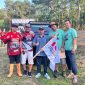 Para panitia dan peserta berpose bersama di tengah gelaran National Championship Adventure Competition 2025 di Karang Kitri, Bojongmangu, Kabupaten Bekasi. Event ini memperkuat posisi Karang Kitri sebagai destinasi wisata petualangan unggulan di Indonesia.

