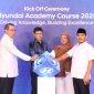 Bupati Bekasi Ade Koswara Kunang saat membuka Ceremony Hyundai Academy Course 2025 di Aula PT Hyundai Motor Manufacturing Indonesia, Kota Deltamas, Rabu (27/8/2025).