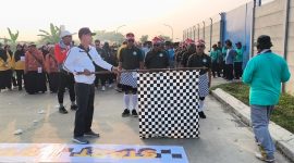 Camat Tambun Utara, Najmuddin, bersama jajaran Forkopimcam melepas peserta gerak jalan dalam rangka HUT RI ke-80 dan Hari Jadi Kabupaten Bekasi ke-75 di Kecamatan Tambun Utara, Sabtu (9/8/2025).







