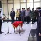 Bupati Bekasi Ade Kuswara Kunang memimpin pengambilan sumpah jabatan 14 Pejabat Pimpinan Tinggi Pratama di lingkungan Pemerintah Kabupaten Bekasi, didampingi Wakil Bupati Asep Surya Atmaja, di Ruang Rapat KH. R Ma'mun Nawawi, Gedung Bupati, Kompleks Pemkab Bekasi, Cikarang Pusat, Jumat (22/08/2025).