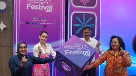 Dari kiri ke kanan: Deputi Bidang Kesetaraan Gender Kementerian Pemberdayaan Perempuan dan Perlindungan Anak (KemenPPPA) Lenny N. Rosalin, Duta Sisternet Cinta Laura Kiehl, Presiden Direktur & CEO XLSMART Rajeev Sethi, serta Ketua Komisi I DPR RI Meutya Hafid saat peluncuran Sisternet Festival 2025 di Jakarta. Acara ini menjadi bagian dari gerakan #1JutaSisterDigital untuk mendorong pemberdayaan perempuan di era digital.

