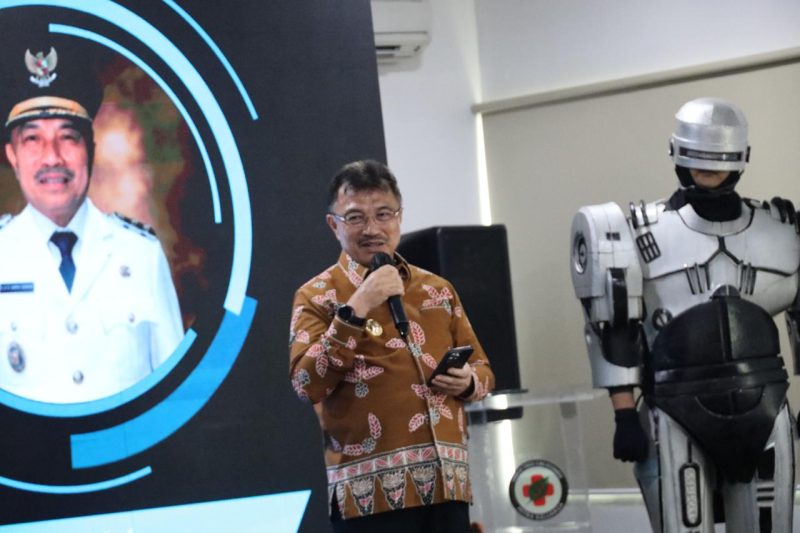 Wakil Wali Kota Bekasi Abdul Harris Bobihoe meresmikan teknologi robotik VELYS™ di RS Mitra Keluarga Bekasi Timur, menandai era baru layanan bedah ortopedi modern di Kota Bekasi.
