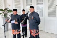Gubernur DKI Jakarta Pramono Anung memberikan keterangan kepada wartawan di Stasiun MRT Dukuh Atas, Jakarta Pusat, Rabu (22/10/2025). Pramono menugaskan Dinas Lingkungan Hidup DKI Jakarta melakukan kajian lanjutan terkait temuan BRIN soal mikroplastik dalam air hujan di Ibu Kota.

