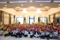 Ratusan peserta antusias mengikuti kampanye #Hands4Diabetes 2025 yang digelar Tropicana Slim bersama Dinas Kesehatan Kota Bekasi di Aula Balai Patriot, Bekasi. Kegiatan ini menjadi bagian dari peringatan World Diabetes Day untuk mengajak masyarakat hidup sehat dan produktif.