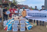 Sejumlah perwakilan Jaringan Media Siber Indonesia (JMSI) Aceh menyerahkan paket bantuan kemanusiaan berupa sembako, air mineral, dan kebutuhan pokok lainnya kepada warga Gampong Blang Cut, Kecamatan Meurah Dua, Pidie Jaya, yang terdampak banjir bandang. Bantuan ini merupakan donasi dari pengurus JMSI seluruh Indonesia.
