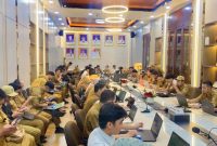 Puluhan operator kelurahan se-Kota Bekasi mengikuti kegiatan pembekalan Program Jaga Desa yang digelar Pemerintah Kota Bekasi bersama Kejaksaan Negeri Bekasi, sebagai upaya penguatan tata kelola pemerintahan kelurahan yang transparan dan akuntabel.